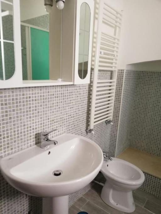 Appartamento Centralissimo Mottola Luaran gambar