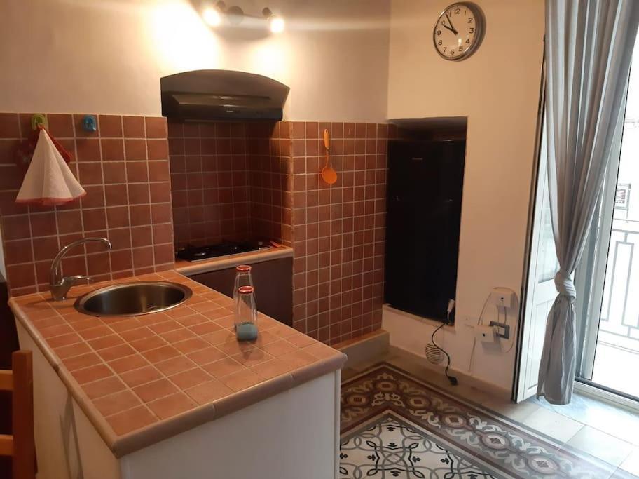 Appartamento Centralissimo Mottola Luaran gambar