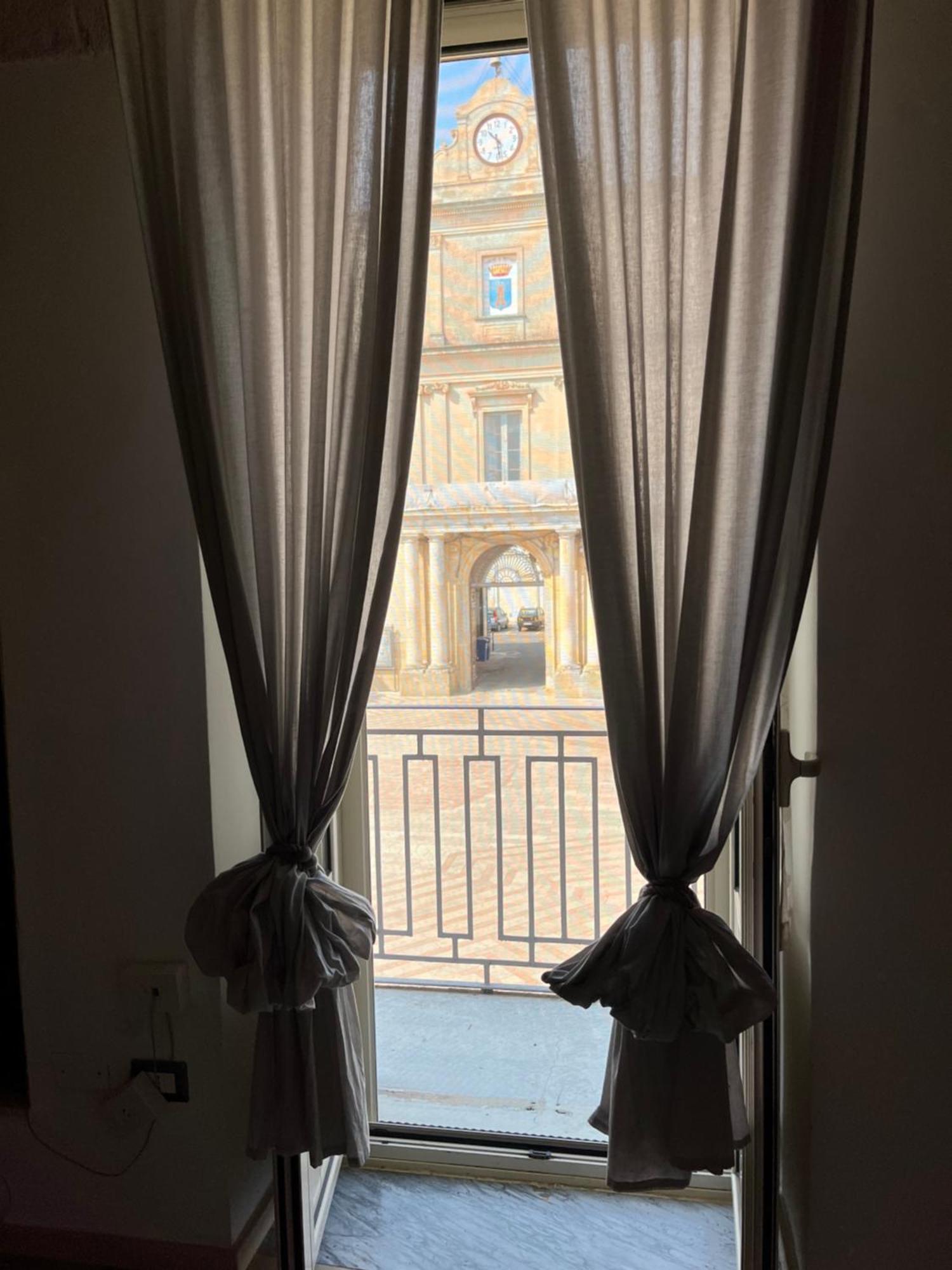 Appartamento Centralissimo Mottola Luaran gambar